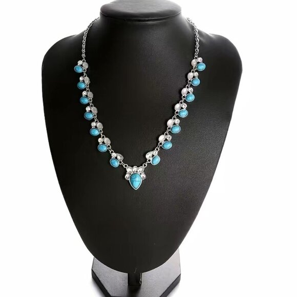Faux Turquoise and Silver Tone Choker Necklace (#1120) - Picture 4 of 5
